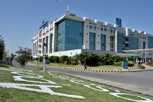 Apollo Hospitals to invest Rs 1,940 cr in 3 years, add 2,955 beds