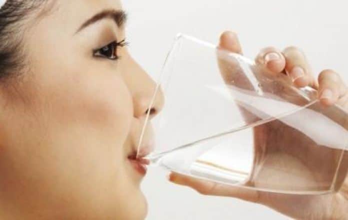 5 Benefits of Drinking Warm Water