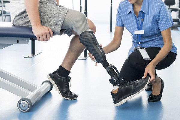 Doctor saves leg amputation of 52-year old patient through online consultation