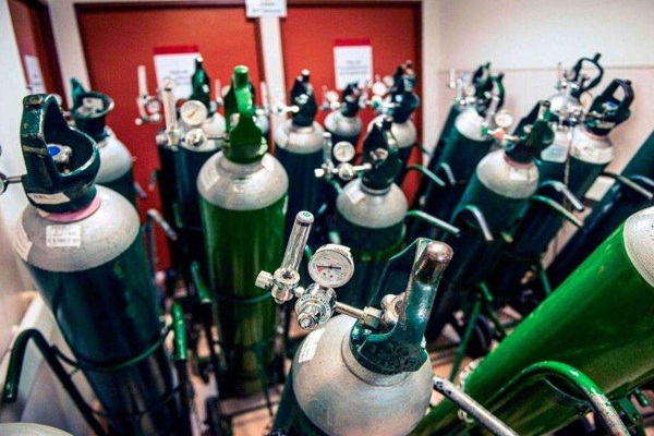 medical oxygen cylinders