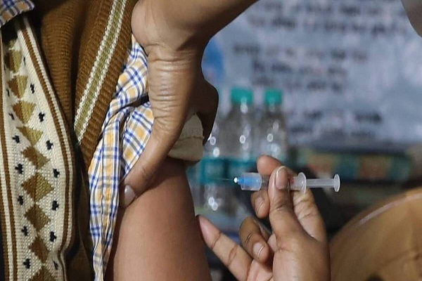 Covid-19 Updates: India’s Vaccination Coverage Exceeds 82.65 Crore; 26,964 New Cases