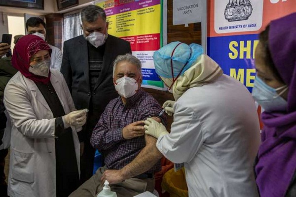Here’s How Senior Citizens Can Register On-Site to Get Vaccinated for Covid-19